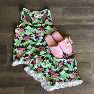 NWOT Pj Couture Hibiscus Crochet Lace Trim  Pj Set